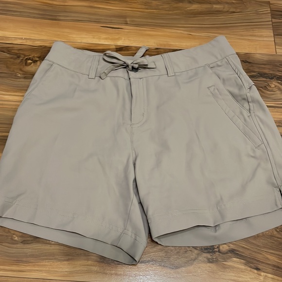 Magellan Outdoor Women’s Falcon Lake Shorty Shorts 5in - Picture 5 of 6
